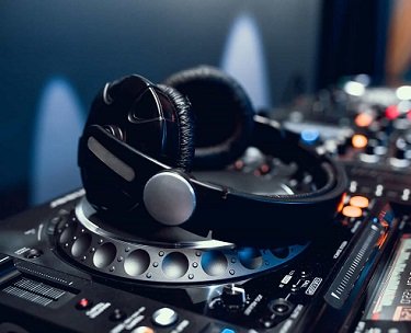 دانلود آهنگ همه دنیا پره از برنجه خون 